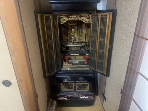 交野市にて仏壇の回収・処分を行いました。